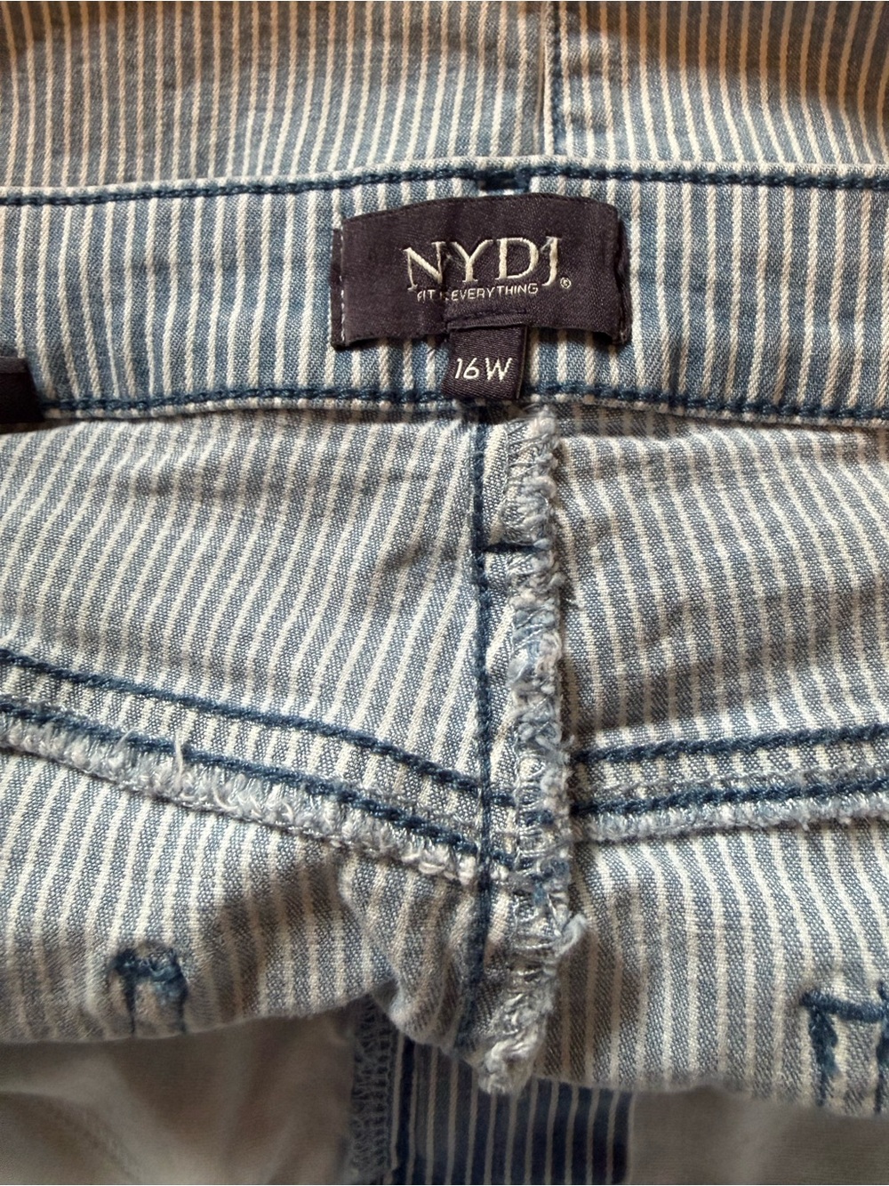NYDJ Light Blue Pinstripe Denim Mini Skirt Women’s 16W Stretch Cotton Casual-GUC - Picture 5 of 10